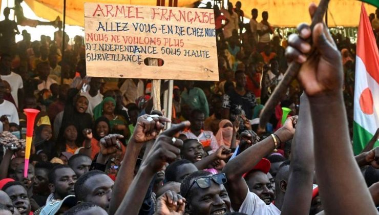Fransa, Nijer’deki Askeri Cuntayla İlişkilerini Sonlandırıyor